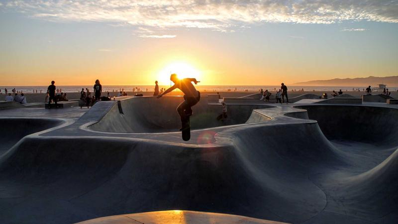 4K超高清共居悬疑动漫画质